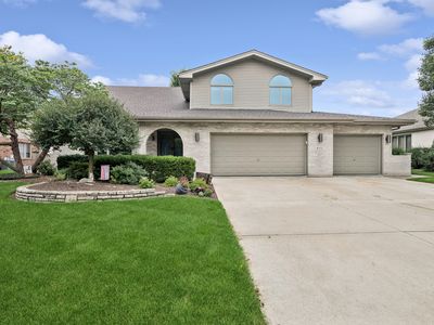 8122 Hampton Dr