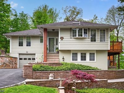 16 Columbus Rd