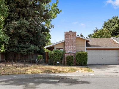 2841 Aquino Dr