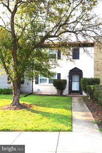 12512 Woodstock Dr E