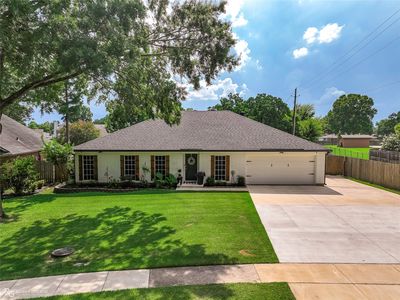 517 Parklane Dr