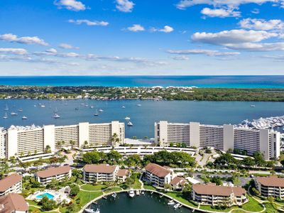 134 Lakeshore Drive #814