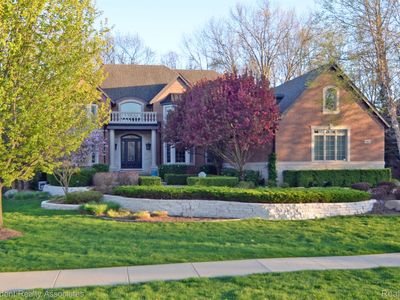 1867 Lincolnshire Dr