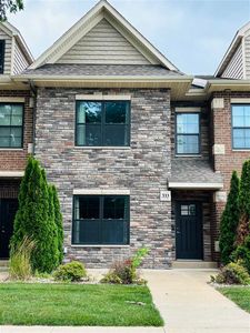 333 E Main St