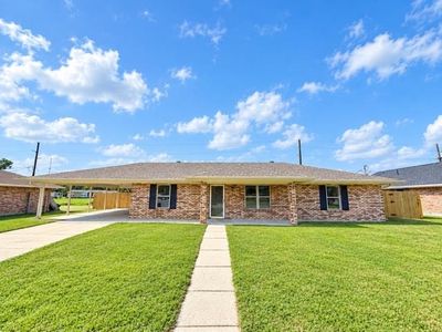 104 N Terrebonne Dr