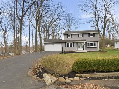 211 Oakridge Ter