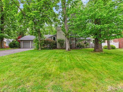 4 Taylor Dr