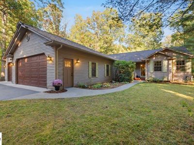 1627 White Oak Ln
