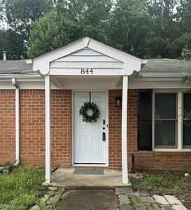 844 Wickford Dr