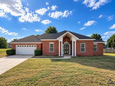 305 Thornwood Dr