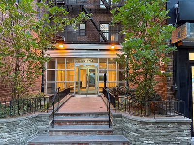 50 E 8th St APT 3N