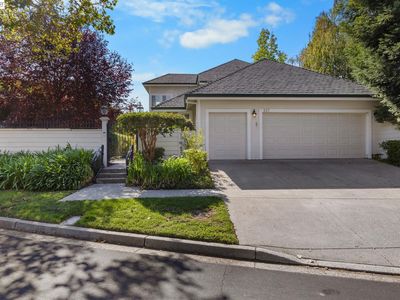 817 Redwood Dr