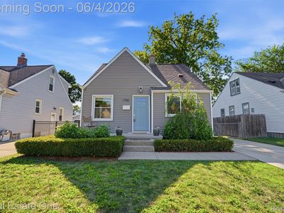 1705 N Altadena Ave