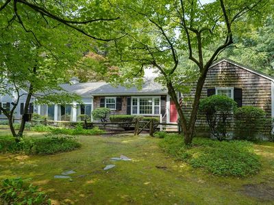 30 Acorn Pl