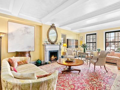 136 E 64th St APT 9D