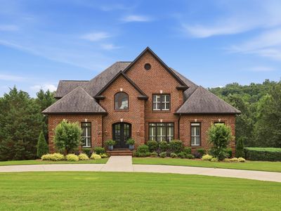 8051 Lakeside Cir