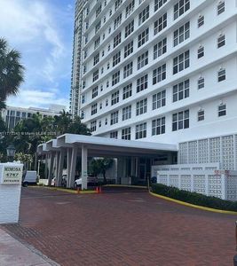 4747 Collins Avenue #305