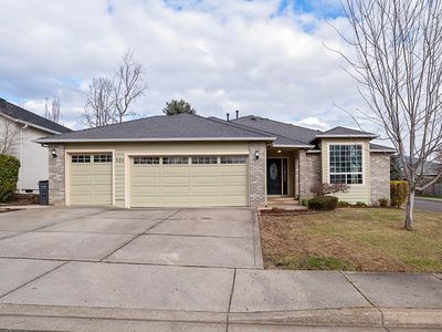 521 Sterling Point Dr