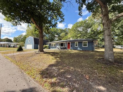 124 Sharon St