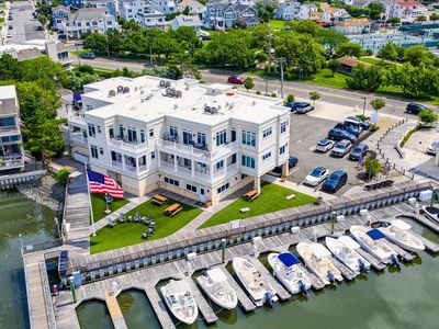 910 Ocean Dr #910