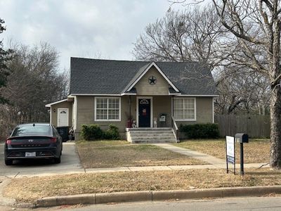 Property at 1019 N Anglin St, Cleburne, TX