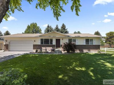 622 S Maurine Dr
