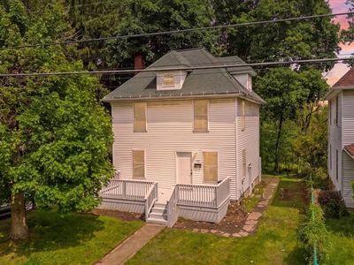 400 W 5th St