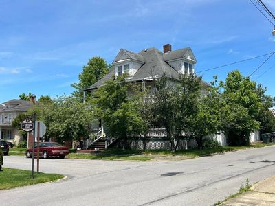 22 Elizabeth St