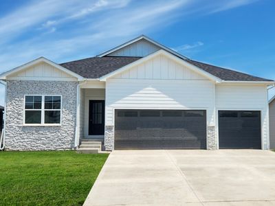 645 NW Concord Ln