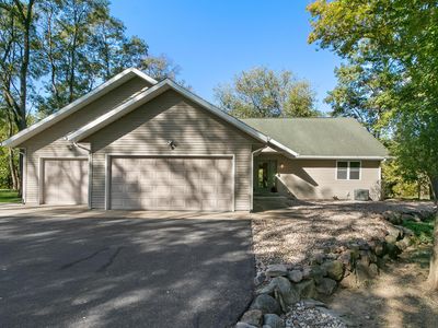 831 Island Ct