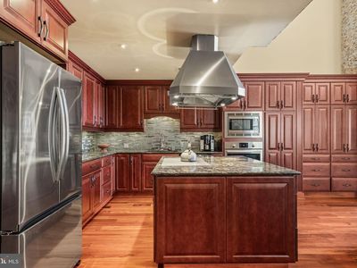 810 Locust St APT 201