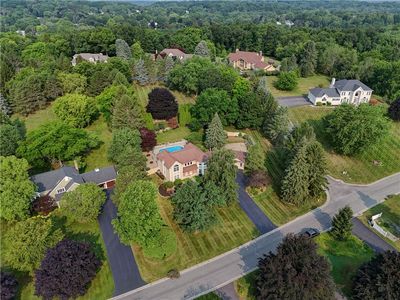 9 Foxboro Ln