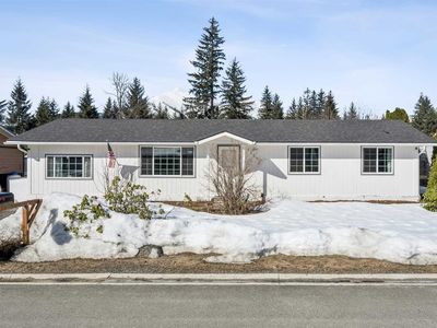 8208 Cedar Dr