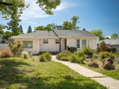 38 Highlands Blvd