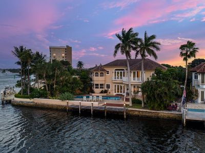 2505 N Riverside Drive