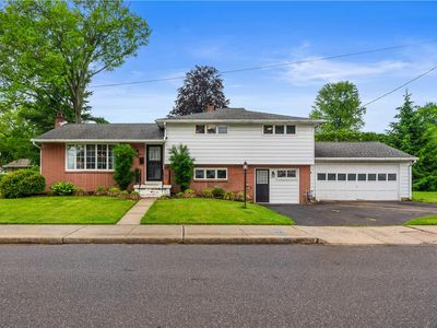 300 S 9th St