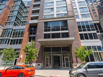 201 Marin Blvd APT 813