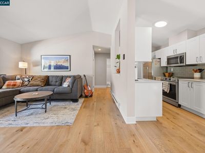 158 Bayside Ct