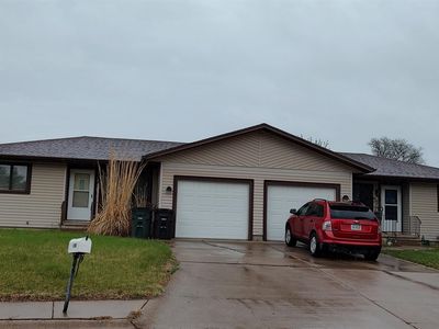 Property at 1103-1105 E 6th St, Hastings, NE