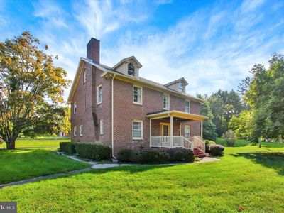 901 E Main St
