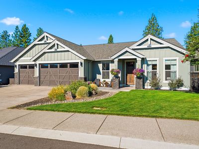 3051 NW Hidden Ridge Dr NW