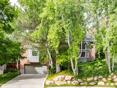 3021 E Shakespeare Pl