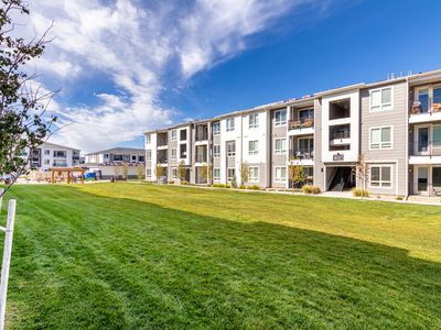 6153 N Ceylon St Unit 303