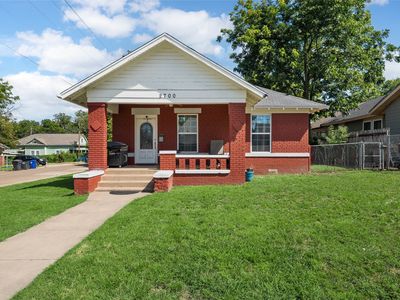 2700 Cole Ave