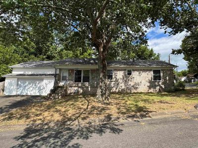 1208 Crest Rd