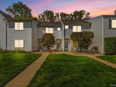 42 Rosebud Ln