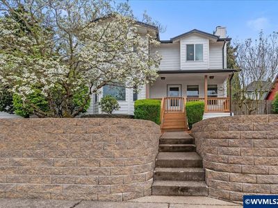 808 Melissa St SE