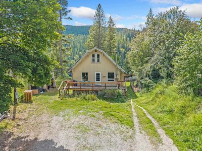 Property at 102 Washington St, Metaline Falls, WA