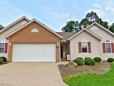 1437 Waters Edge Dr