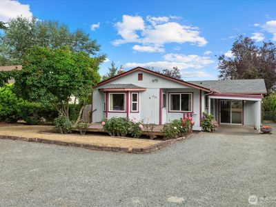 825 Livingston Bay Shore Drive
